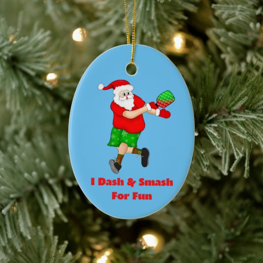 Funny Santa Playing Pickleball I Dash & Smash Spaß Keramik Ornament (Baum)