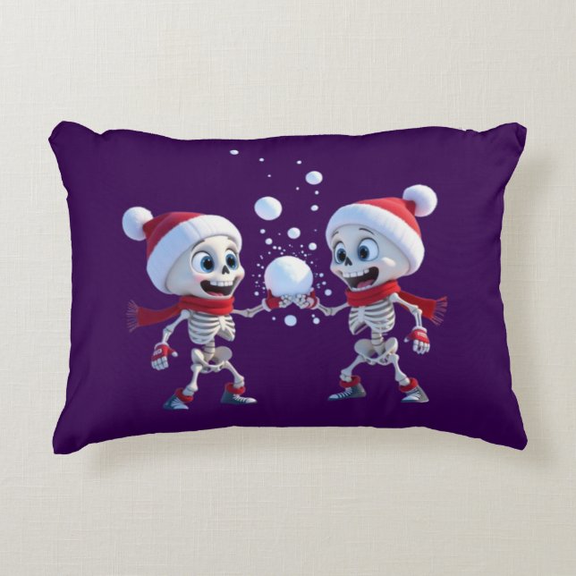 Funny Santa Skeletons Having a Snowball Fight  Dekokissen (Vorderseite)