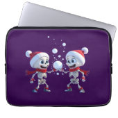 Funny Santa Skeletons Having a Snowball Fight  Laptopschutzhülle (Vorderseite)
