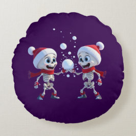 Funny Santa Skeletons Having a Snowball Fight  Rundes Kissen