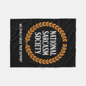 Funny Sarcasm Society Witty Quote Sarcastic Wry Jo Fleecedecke (Vorderseite (Horizontal))