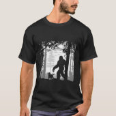 Funny Sasquatch Bigfoot Wanderhund in Wäldern mit T-Shirt (Vorderseite)