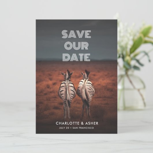 Funny Save the Date Animal Couple Theme (Stehend Vorderseite)