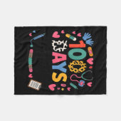 Funny School Nurse 100 Days Patching Tiny Humans I Fleecedecke (Vorderseite (Horizontal))