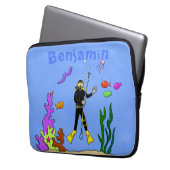 Funny Scuba Diver und Fischarten Cartoon Laptopschutzhülle (Vorderseite Links)