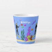 Funny Scuba Diver und Fischarten Cartoon Milchtasse (Vorderseite)