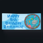 Funny Sea Lebewesen unter Wasser Cartoon Geburtsta Banner<br><div class="desc">Unsere albernen Meereslebewesen entwerfen unsere Fische,  Haie,  Oktopus und vieles mehr in Cartoon-Illustrationsstil mit einer Touch von animiertem Spaß. Fügen Sie etwas Meeresspass zu einem besonderen Tag hinzu!</div>