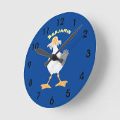 Funny seagull with French fries cartoon Runde Wanduhr (Winkel)