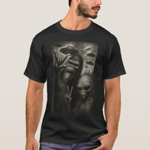 Funny Selfie Bigfoot Alien Sasquatch Rock On Hand T-Shirt