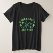 Funny Shamrock And Roll Skeleton Hands St. Patrick Große Größe T-Shirt (Design vorne)