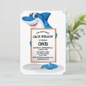 Funny Shark Geburtstagsparty Einladung (Stehend Vorderseite)