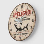 Funny Shark Warning Spanish Große Wanduhr (Winkel)