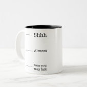 Funny Shhh-Drinking-Kaffee Zweifarbige Tasse (Vorderseite Links)