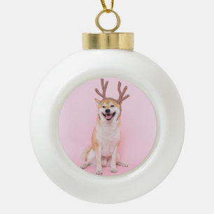 Funny Shiba Inu Wearing Christmas Deer Anzug Keramik Kugel-Ornament