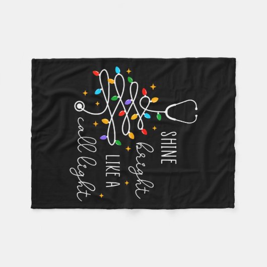 Funny Shine Bright Like A Call Light Nurse Merry C Fleecedecke (Vorderseite (Horizontal))