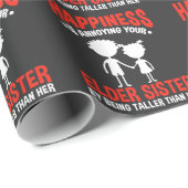 Funny Sibling Kleiner Bruder Kurz Alte Schwester Geschenkpapier (Rolleneckpunkt)