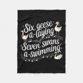 Funny Silly Goose 6 Geese Laying 7 Swans Swimming Fleecedecke (Vorderseite)