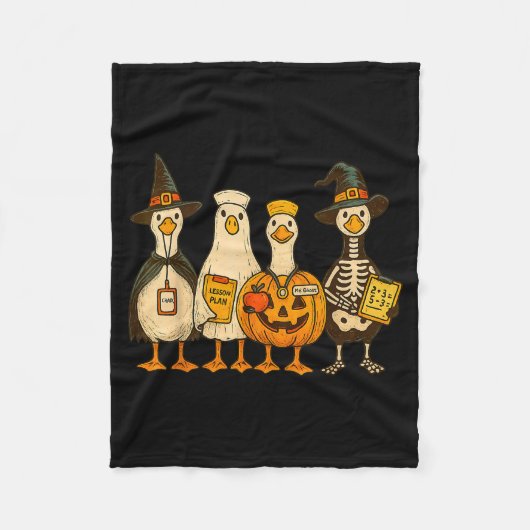 Funny Silly Goose Teacher Halloween Trick Or Teach Fleecedecke (Vorderseite)