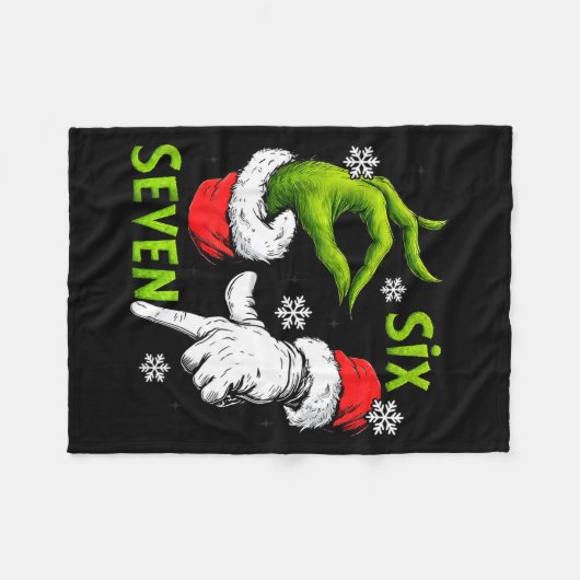 Funny Six Seven 67 Meme 6 7 Christmas Elf Hand Boy Fleecedecke (Vorderseite (Horizontal))