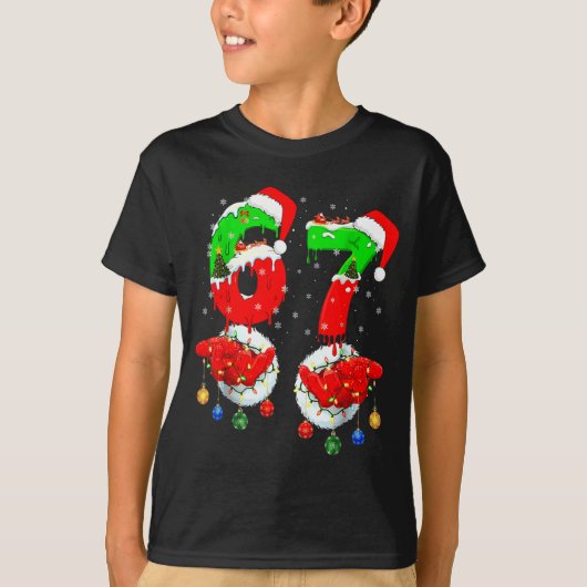 Funny Six Seven 67 Meme 6 7 Christmas Santa Hand B T-Shirt (Vorderseite)