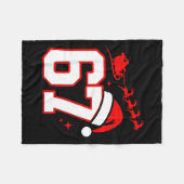 Funny Six Seven 67 Meme 6 7 Elf Santa Christmas Pa Fleecedecke (Vorderseite (Horizontal))