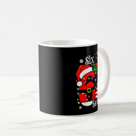 Funny Six Seven 67 Meme 6 7 Elf Santa Christmas Pa Kaffeetasse (VorderseiteRechts)