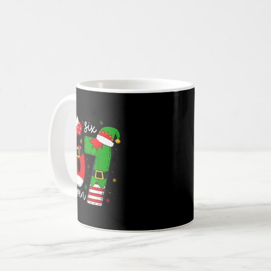 Funny Six Seven 67 Meme 6 7 Elf Santa Christmas Pa Kaffeetasse (Vorderseite Links)