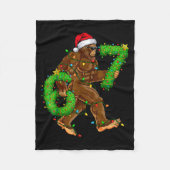 Funny Six Seven 6 7 Meme Bigfoot Christmas Shirts Fleecedecke (Vorderseite)