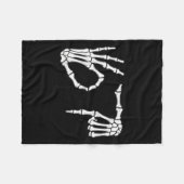 Funny Six Siven 6 7 Meme 67 Skeleton Hand Hallowee Fleecedecke (Vorderseite (Horizontal))