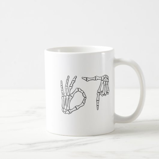 Funny Six Siven 6 7 Meme 67 Skeleton Hand Hallowee Kaffeetasse (Rechts)