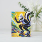 Funny Skateboarding Skunk Postkarte (Stehend Vorderseite)