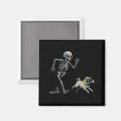 Funny Skeleton Chasing Mops Halloween Hund Mama Mo Magnet (Vorderseite/Rückseite)