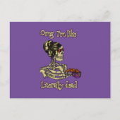 Funny Skeleton Drinking Ich bin buchstäblich tot K Postkarte (Vorderseite)