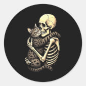 Funny Skeleton Hugging Cat Halloween Cat Lover Mom Runder Aufkleber (Vorderseite)