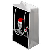 Funny Skeleton in der Weihnachtsmannmütze Weihnach Kleine Geschenktüte (Vorderseite Schrägansicht)