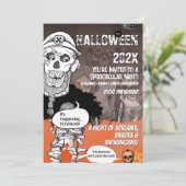 Funny Skeleton Mic Halloween Bash Einladung (Stehend Vorderseite)