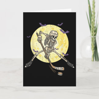 Funny Skeleton Playing Hockey Funny Halloween Men  Karte