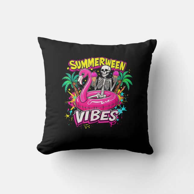 Funny Skeleton Summerween Vibes Flamingo Pool IceC Kissen (Vorderseite)
