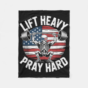Funny Skelett US Flag Lift Heavy Pray Hard Gym Ch Fleecedecke