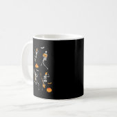 Funny Skeletts tanzend Challenge Halloween Kaffeetasse (Vorderseite Links)