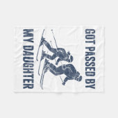 Funny Skiing Got Ped By My Daughter Family Ski Tri Fleecedecke (Vorderseite (Horizontal))