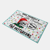 Funny Skull Tragen eine Weihnachtsmannmütze Gothic Fußmatte (Schrägansicht)