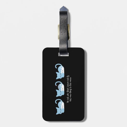 Funny Sleeping Cat Pub and Art Gepäckanhänger (Rückseite vertikal)