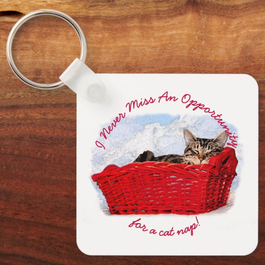 Funny Sleeping Kitten in Red Basket Foto Custom Schlüsselanhänger (Vorderseite)