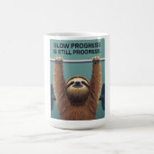 Funny Sloth Gym Motivation Poster - Slow Progress Kaffeetasse (Mittel)