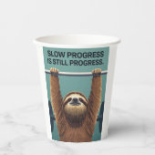 Funny Sloth Gym Motivation Poster - Slow Progress  Pappbecher (Vorderseite)