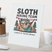 Funny Sloth Hiking - This funny sloth hiking gift  Sockelschild (In Situ)