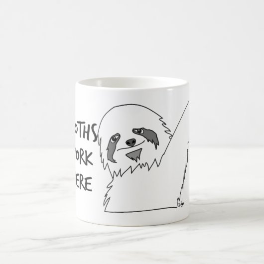 Funny Sloths arbeiten hier Coffee Tasse (Mittel)
