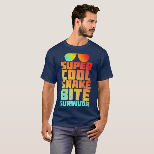 Funny Snake Bite Survivor Recovery Get Well Joke T-Shirt (Vorne ganz)