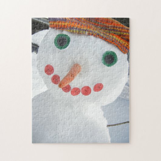 Funny Snowman trägt Orange Hat Whimsical Foto Puzzle (Vertikal)